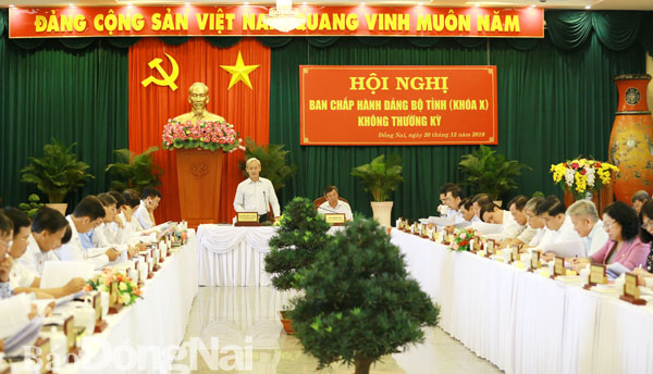 Ủy viên Trung ương Đảng, Bí thư Tỉnh ủy, Chủ tịch HĐND tỉnh Nguyễn Phú Cường phát biểu tại hội nghị