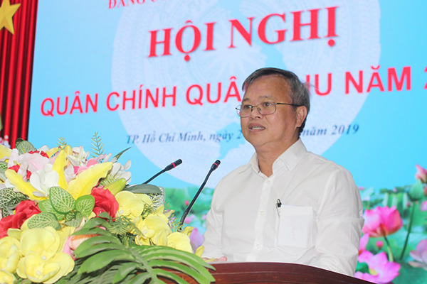 Chủ tịch UBND tỉnh Đồng Nai Cao Tiến Dũng phát biểu tham luận tại hội nghị
