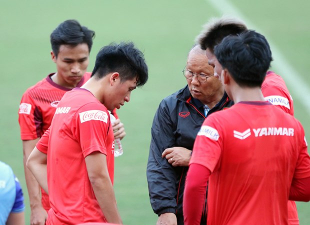 HLV Park Hang-seo chỉ bảo các cầu thủ U23 Việt Nam. (Nguồn: VFF)