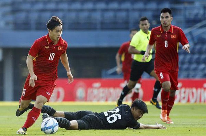 Đoàn quân Park Hang-seo đánh bại chủ nhà Thái Lan 2-1 trong trận tranh hạng ba giải M150 Cup 2017