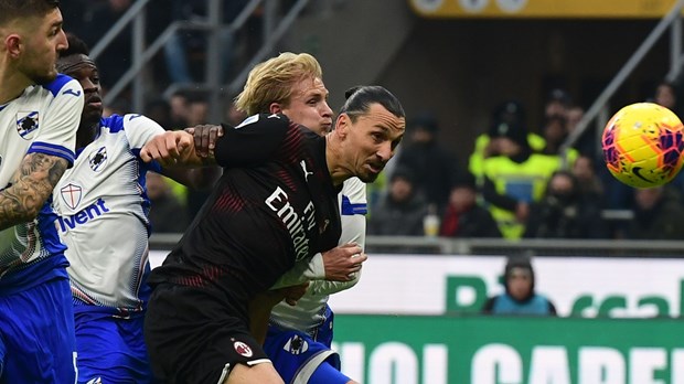  Ibrahimovic trong màu áo AC Milan ngày tái xuất. (Nguồn: rte.ie)