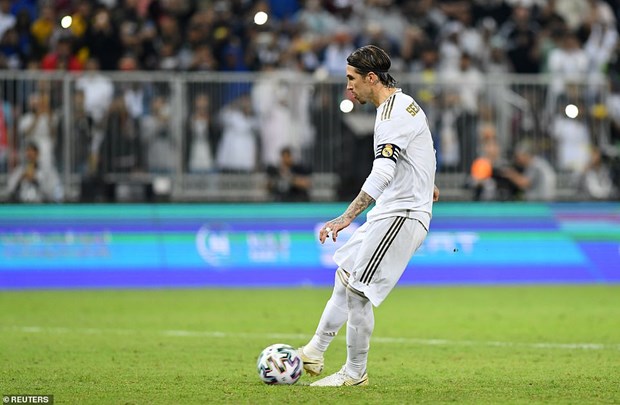  Ramos sút thành công lượt sút luân lưu của mình mang Siêu cúp về cho Real Madrid.