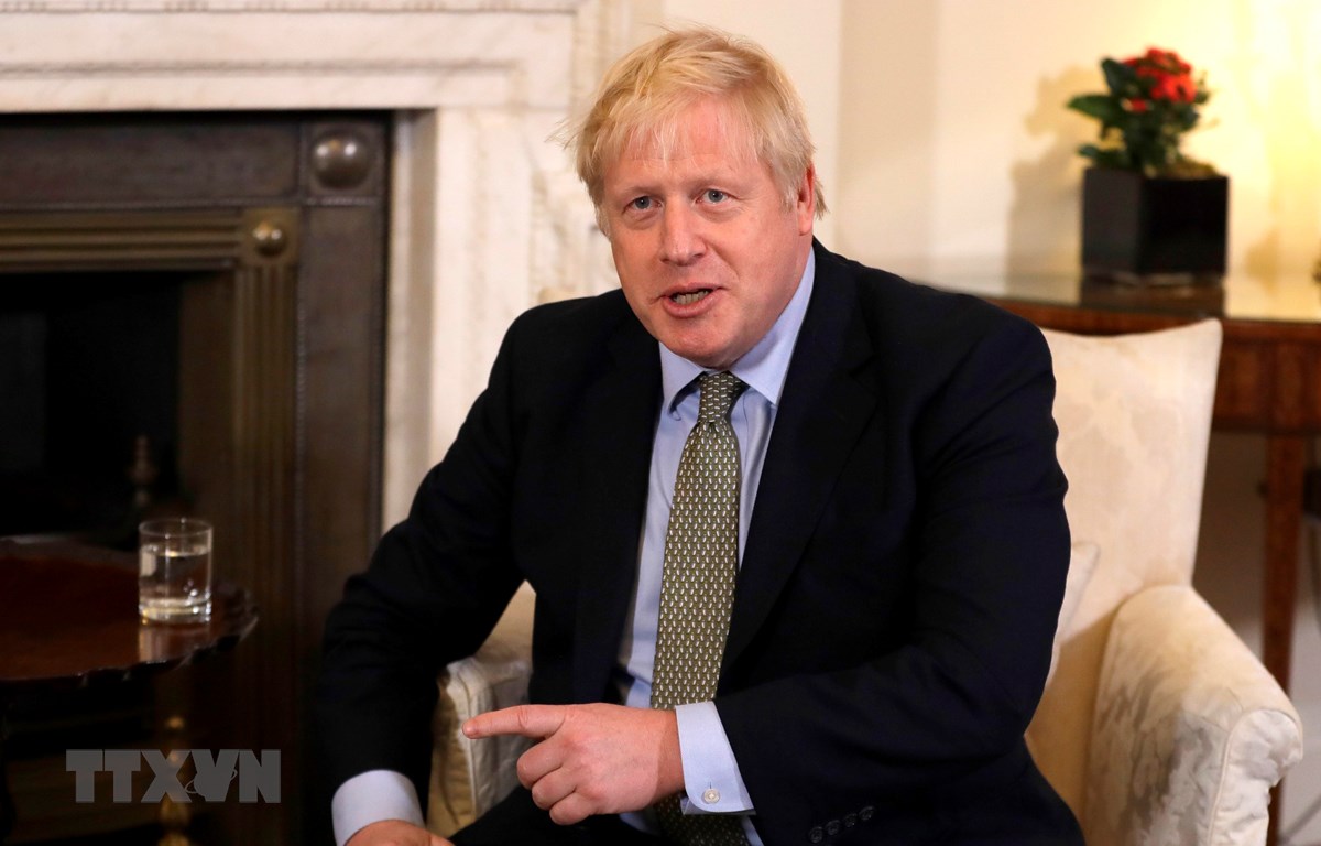 Thủ tướng Anh Boris Johnson phát biểu tại London, ngày 8/1/2020. (Ảnh: AFP/TTXVN)