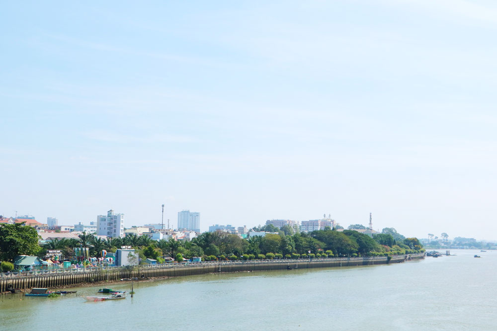 Một góc đô thị Biên Hòa dọc sông Đồng Nai
