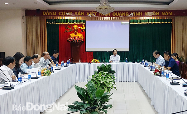 Phó chủ tịch UBND tỉnh Võ Văn Chánh chủ trì cuộc họp