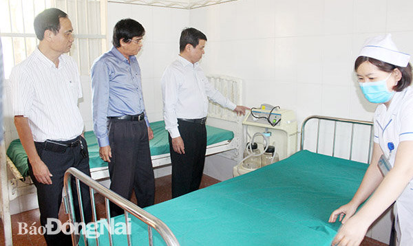 Giường bệnh dùng để tiếp nhận, cách ly, điều trị cho bệnh nhân nghi nhiễm/nhiễm Covid-19 tại Trung tâm y tế huyện Trảng Bom. Ảnh: A.Yên