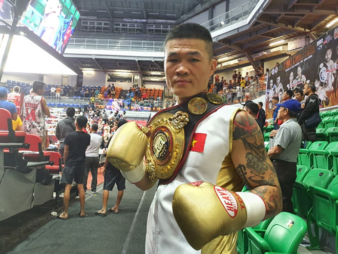 Trương Đình Hoàng làm rạng danh boxing Việt Nam khi sở hữu 2 đai boxing châu Á, Đông Á.