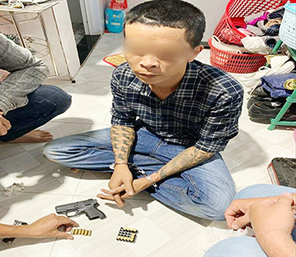 Đối tượng tàng trữ súng và đạn bị Công an phường Long Bình Tân (TP.Biên Hòa) phát hiện, thu giữ