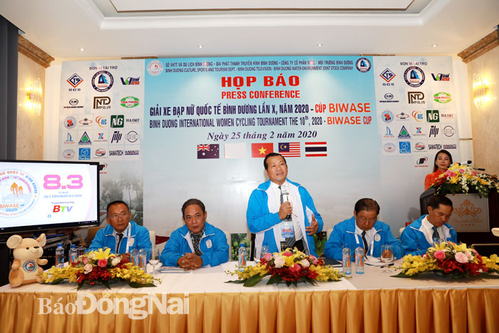 Ông Ngô Văn Lui, Phó tổng giám đốc Công ty CP Nước – Môi trường Bình Dương, Trưởng ban tổ chức giải phát biểu tại buổi họp báo.