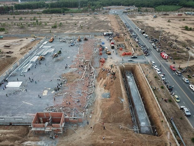 The scene of the wall collapse in Giang Dien Industrial Park, Dong Nai province, on May 14 (Photo: VNA)