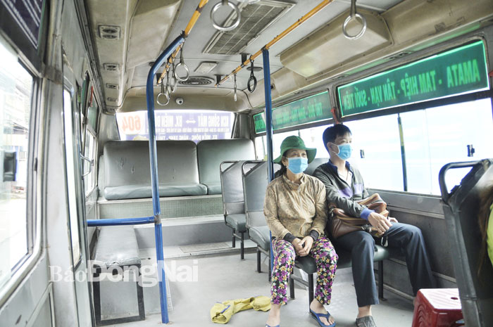 Tuyến xe buýt số 604 từ Đồng Nai đi TP.HCM vắng người đi từ khi hoạt động trở lại vào ngày 23-4