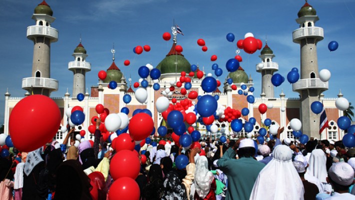 Ảnh minh họa: Một buổi lễ Eid Al-Fitr trên thế giới. (Nguồn: Getty)