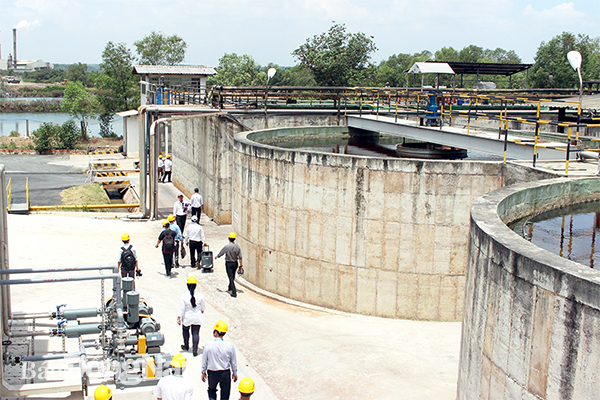 Khu xử lý nước thải có lắp đặt hệ thống quan trắc tự động tại Công ty CPHH Vedan Việt Nam. Ảnh: L. An