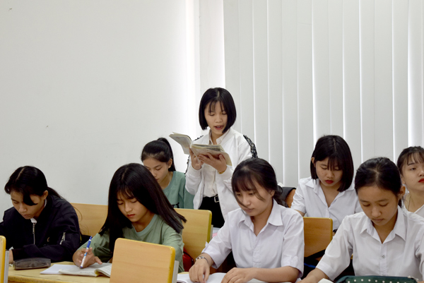 Lớp học 9+4 đầu tiên của Trường cao đẳng Công nghệ và quản trị Sonadezi (TP.Biên Hòa)