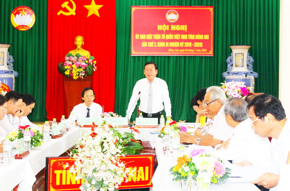Chủ tịch Ủy ban MTTQ Việt Nam tỉnh Đào Văn Phước phát biểu tại hội nghị