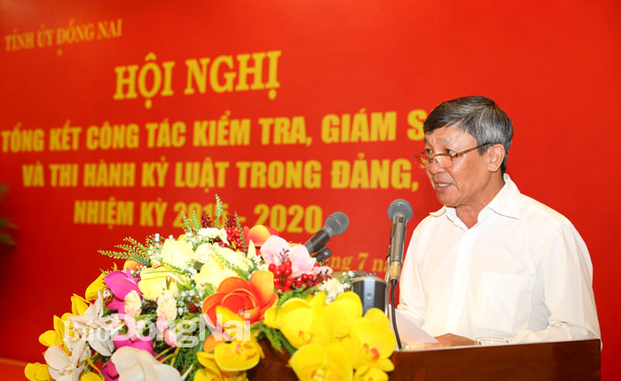 Phó bí thư thường trực Tỉnh ủy Hồ Thanh Sơn phát biểu tại hội nghị