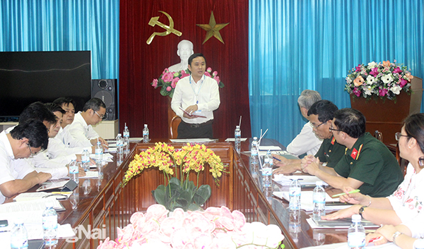 Giám đốc Sở Nội vụ Nguyễn Thanh Tú phát biểu kết luận buổi họp