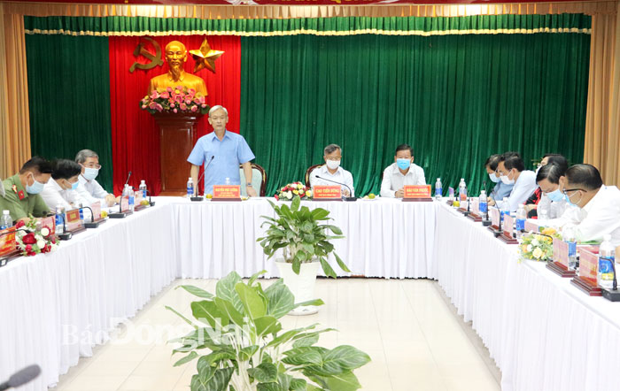 Bí thư Tỉnh ủy Nguyễn Phú Cường chỉ đạo tại cuộc họp bốn bên.