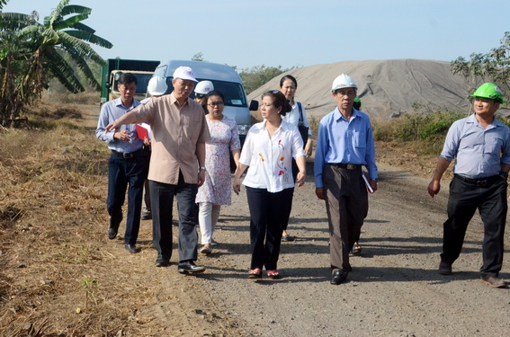  Đoàn HĐND tỉnh giám sát Khu xử lý chất thải xã Bàu Cạn năm 2019