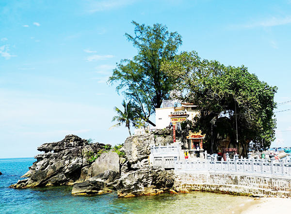 Dinh Cậu, một thiết chế tín ngưỡng dân gian trên đảo Phú