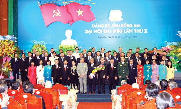 Ban chấp hành Đảng bộ tỉnh khóa X (nhiệm kỳ 2015-2020) ra mắt đại hội
