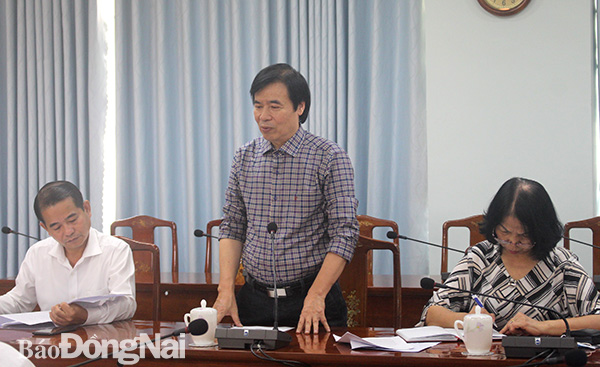 Chủ tịch Hội Văn học - nghệ thuật Đồng Nai Giang Mạnh Hà báo cáo kết quả hoạt động trong năm 2020