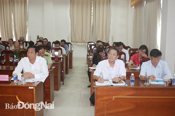 Phó Chủ tịch UBND tỉnh Võ Văn Phi tham dự Hội nghị tại điểm cầu tỉnh Đồng Nai vào sáng ngày 18 -12