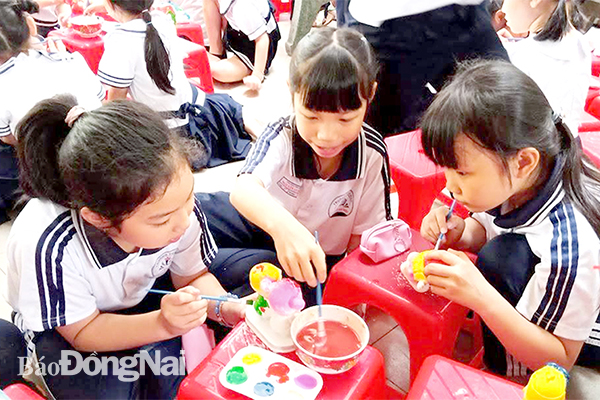 Ngày hội Sắc màu tuổi thơ tại Trường tiểu học Nguyễn An Ninh