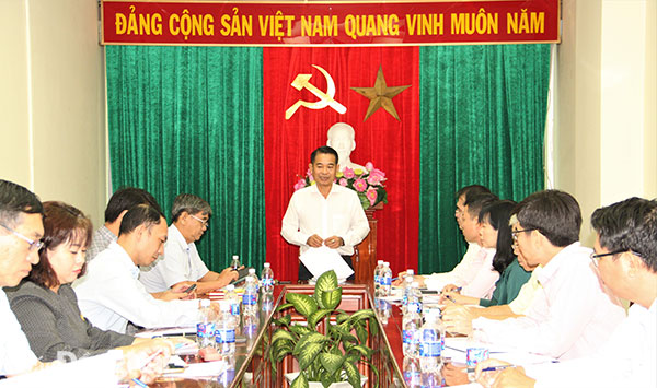 Phó chủ tịch UBND tỉnh, Trưởng Ban đại diện Hội đồng quản trị Ngân hàng chính sách xã hội tỉnh Thái Bảo phát biểu tại cuộc họp
