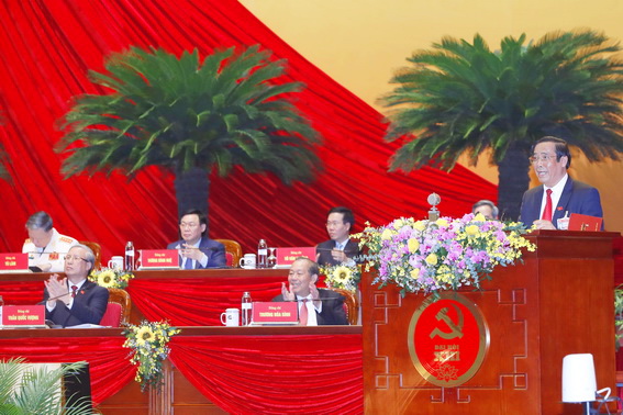 Đồng chí Nguyễn Thanh Bình, Phó Trưởng ban Thường trực Ban Tổ chức Trung ương khóa XII thay mặt Ban Kiểm phiếu Đại hội báo cáo kết quả bầu cử, công bố danh sách các đồng chí trúng cử vào Ban Chấp hành Trung ương khóa XIII.