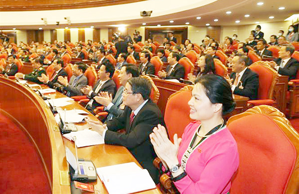 Các đồng chí Ủy viên Ban chấp hành Trung ương Đảng khóa XIII dự Hội nghị lần thứ nhất Ban Chấp hành Trung ương Đảng khóa XIII