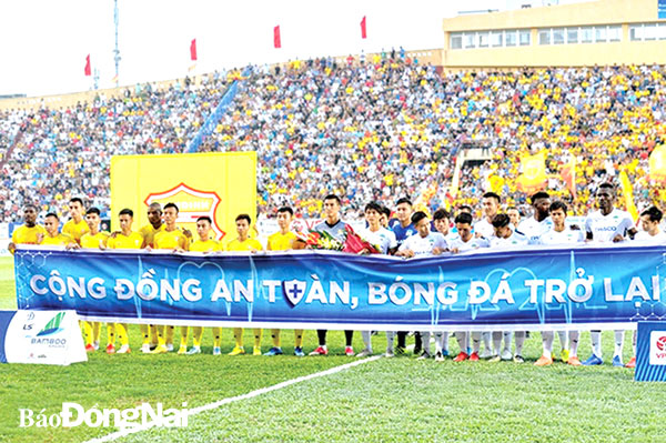 Với kinh nghiệm phòng, chống dịch của đất nước và các nền bóng đá phát triển, bóng đá Việt Nam lần này phải xác định tinh thần tiến công hơn, không phải chờ “Cộng đồng an toàn, bóng đá mới trở lại!”