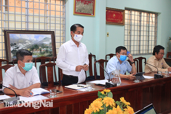 Phó chủ tịch UBND tỉnh Thái Bảo phát biểu tại buổi làm việc.