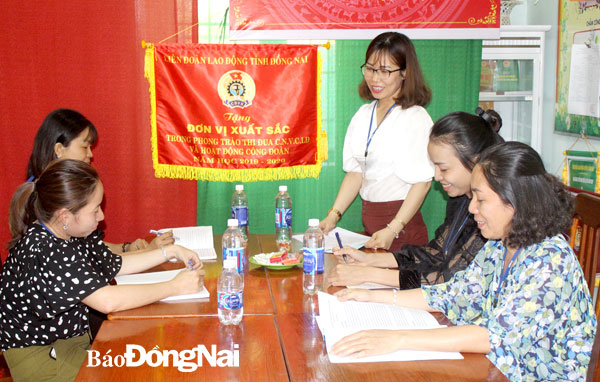 Một buổi sinh hoạt của Ban chấp hành Công đoàn cơ sở Trường mầm non Gia Tân 1. Ảnh: Nguyễn Hòa