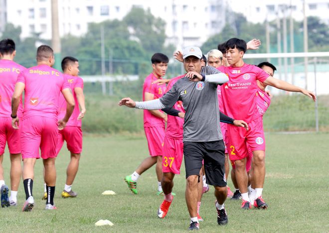 Trợ lý Phùng Thanh Phương lên nắm Sài Gòn FC thay HLV Shimoda