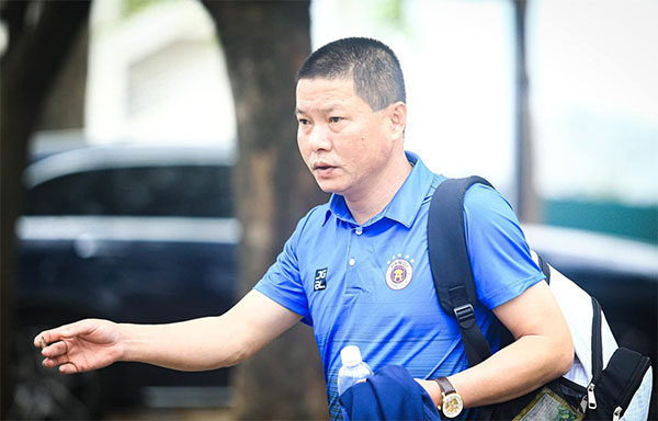 Huấn luyện viên Chu Đình Nghiêm có nhiều năm gắn bó, kể từ khi đội bóng Thủ đô chưa lên chơi V-League. (Ảnh: CLB Hà Nội)