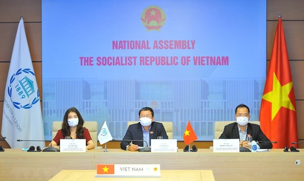 Vietnam's NA delegation attends a plenary session and the closing session of the 142nd International Parliamentary Union Assembly
