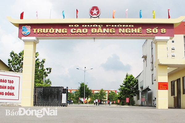 Trường cao đẳng Nghề số 8 trực thuộc Bộ Quốc phòng.