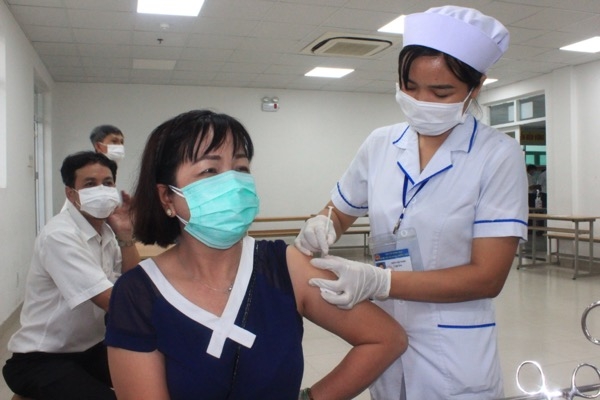 ​Tiêm vaccine phòng Covid-19 đợt 2 tại Bệnh viện Đa khoa Thống Nhất.