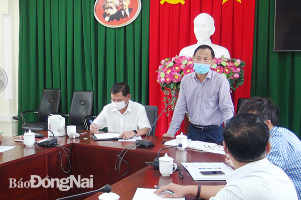 Đ/C Phạm Xuân Hà, trưởng Ban tuyên giáo Tỉnh ủy kết luận, chỉ đạo công tác phòng chống dịch Covid tại buổi kiểm tra 
