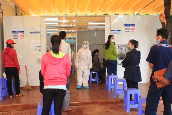 Người dân làm xét nghiệm tại khoa Nhiễm Bệnh viện Đa khoa Đồng Nai