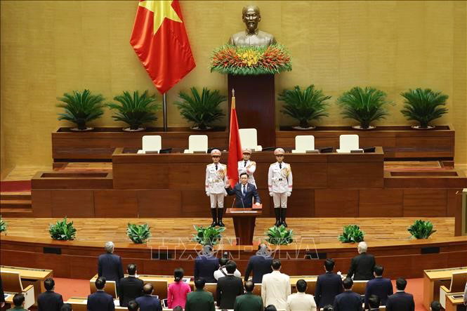 Ông Vương Đình Huệ tuyên thệ nhậm chức Chủ tịch Quốc hội khóa XV. Ảnh: Dương Giang-TTXVN