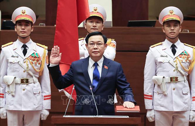 Ông Vương Đình Huệ tuyên thệ nhậm chức Chủ tịch Quốc hội Khóa XV. Ảnh: Thống Nhất - TTXVN