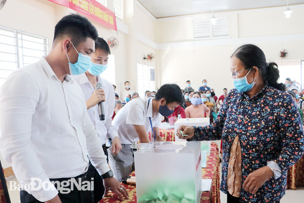 Việc tổ chức bốc thăm vị trí đất tái định cư cho các hộ dân tại dự án Sân bay Long Thành hiện đã tạm ngưng do ảnh hưởng của dịch bệnh Covid-19