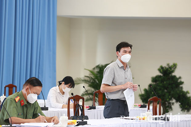 TS.BS Nguyễn Đức Sơn, Tổ trưởng tổ công tác của Bộ Y tế tại Đồng Nai phát biểu tại hội nghị. Ảnh: Huy Anh . 