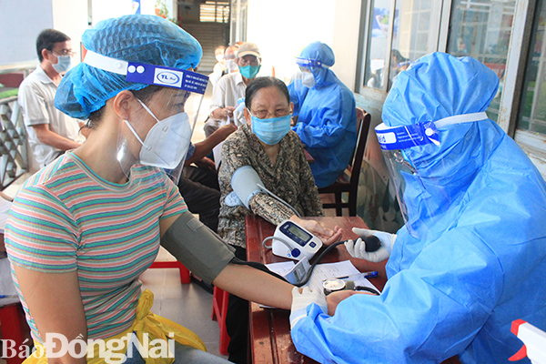 Tiêm vaccine phòng Covid-19 cho người dân trên địa bàn TP.Biên Hòa