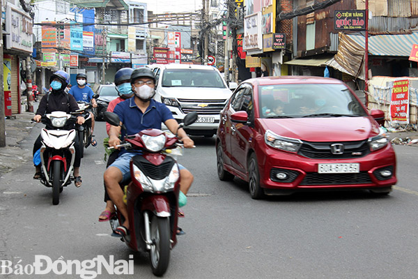 Đường Phạm Văn Thuận (đoạn qua P.Tam Hòa, TP.Biên Hòa) đông đúc phương tiện lưu thông