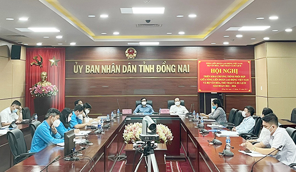 Các đồng chí lãnh đạo tỉnh chủ Hội nghị trực tuyến triển khai chương trình phối hợp giữa Tổng LĐLĐ Việt Nam và Bộ VH-TTDL tại điểm cầu Đồng Nai