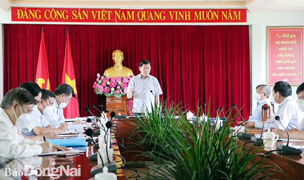 Ủy viên Trung ương Đảng, Bí thư Tỉnh ủy Nguyễn Hồng Lĩnh phát biểu tại buổi làm việc