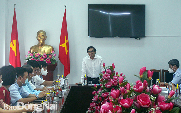  Phó chủ tịch UBND tỉnh Nguyễn Sơn Hùng phát biểu chỉ đạo tại buổi làm việc với Đài PT-TH Đồng Nai
